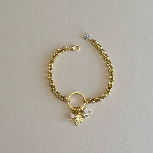 Gold Charm Bracelet R802 - Picture 1 of 3